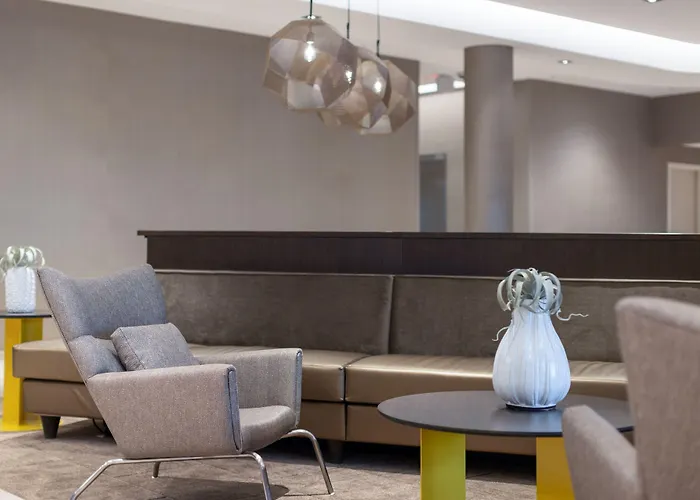 Springhill By Marriott At The Bridges 3*